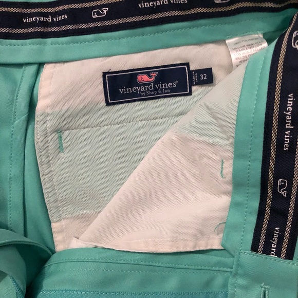 Vineyard vines golf shorts - Picture 2 of 2